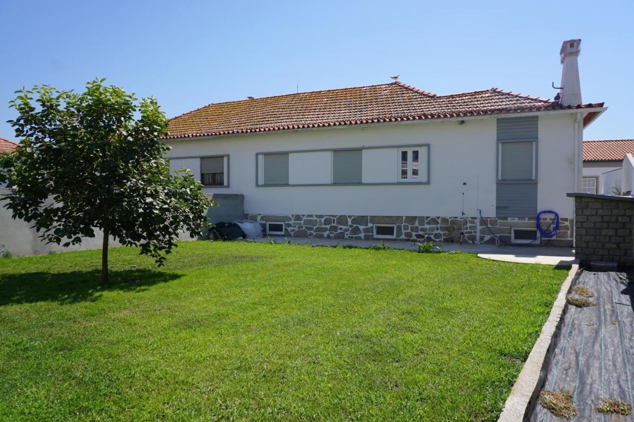 Portela House - T3 Residential 50 Meters From The *